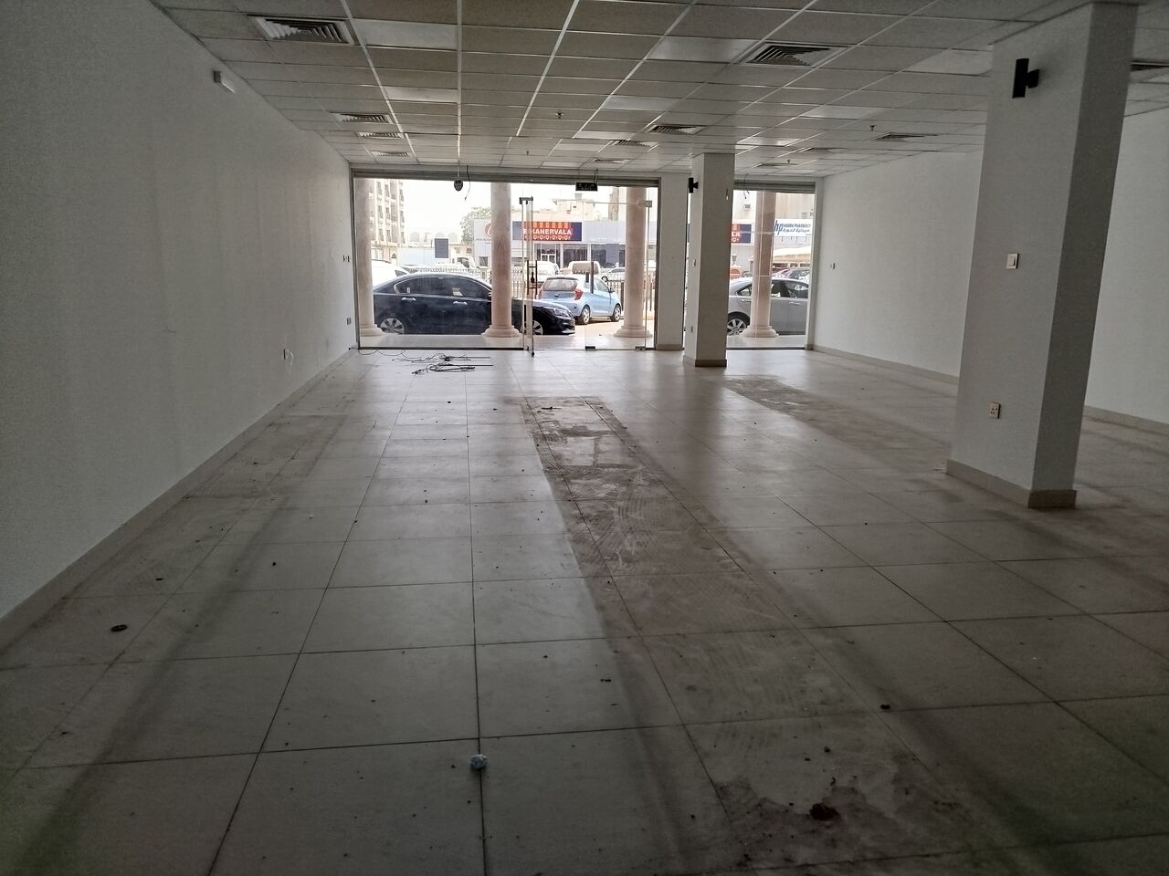 Hoora, Shops, BHD 800,  2Shutter Big Shop With Big Mezanine Floor. In -(((Hoora)))