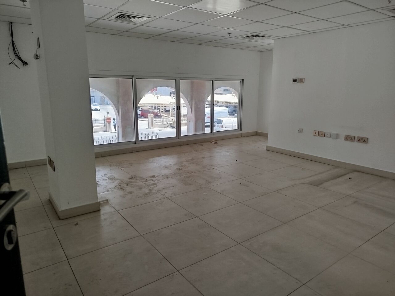 Hoora, Shops, BHD 800,  2Shutter Big Shop With Big Mezanine Floor. In -(((Hoora)))