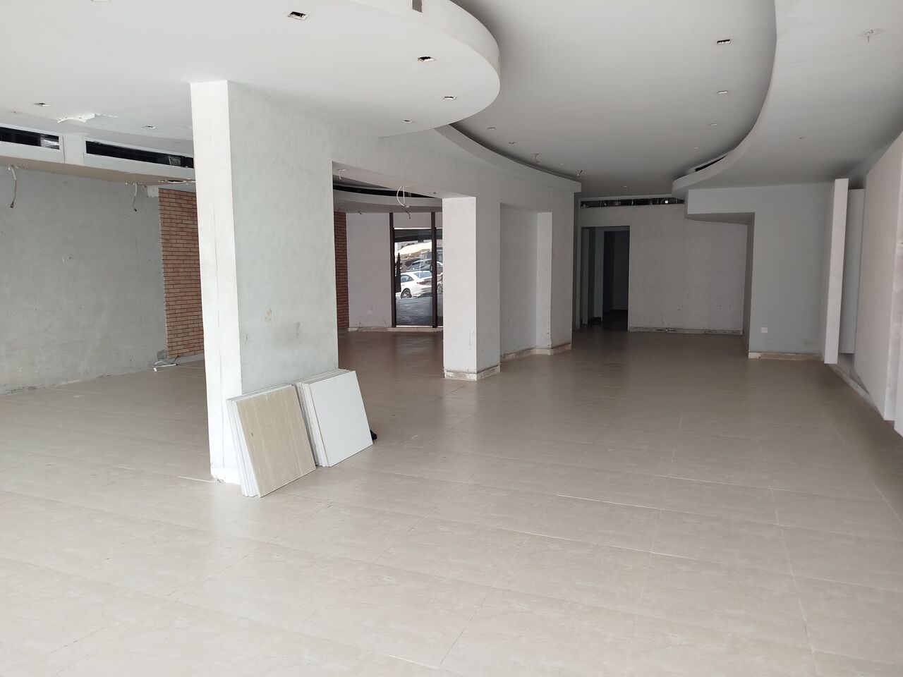 Hoora, Shops, BHD 800,  2Shutter Big Shop With Big Mezanine Floor. In -(((Hoora)))