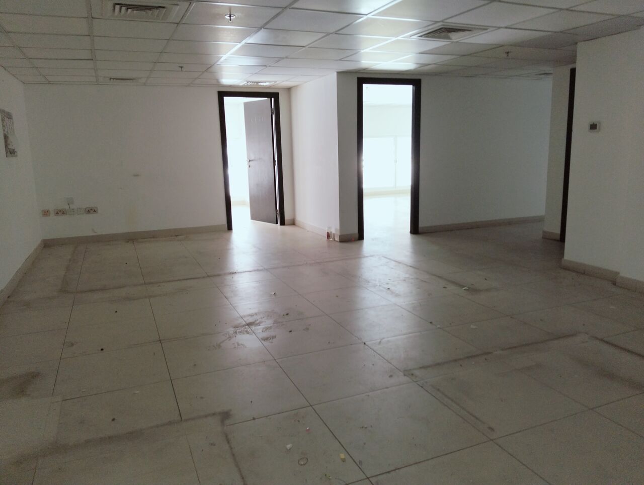Hoora, Shops, BHD 950,  3Shutter Big Shop With Big Mezanine Floor. In -(((Hoora)))