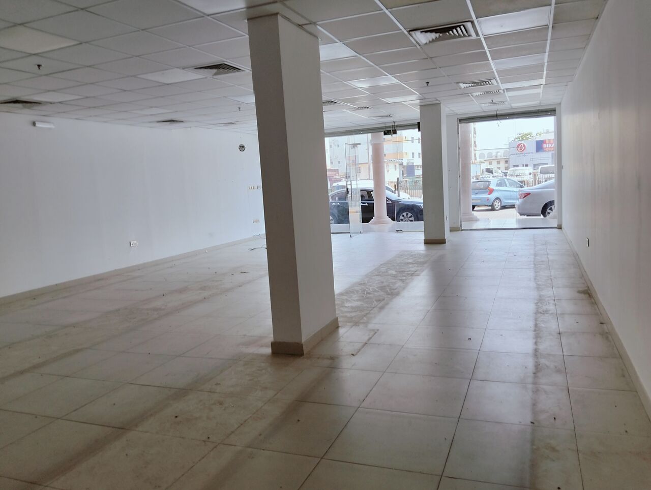 Hoora, Shops, BHD 950,  3Shutter Big Shop With Big Mezanine Floor. In -(((Hoora)))