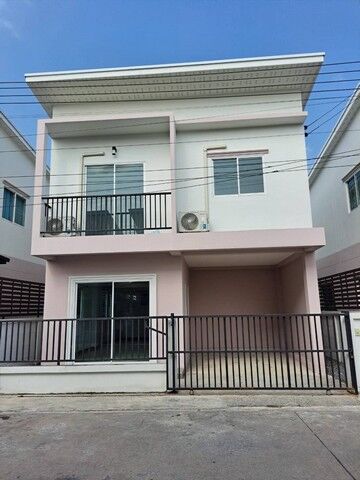 Bangkok, Real Estate For Sale, THB 2070000,  3 BR,  25 Sq. Feet,  Single House For Sale, Baan Chan Village Project, Yu Witthaya Road, Bangkok.