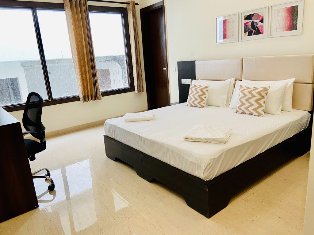 Gurgaon, Apartments, Flats, Houses & Villas, INR 16000/day,  Furnished,  4 BR,  2700 Sq. Meter,  Four Bedroom Apartment  Dlf Cyber City