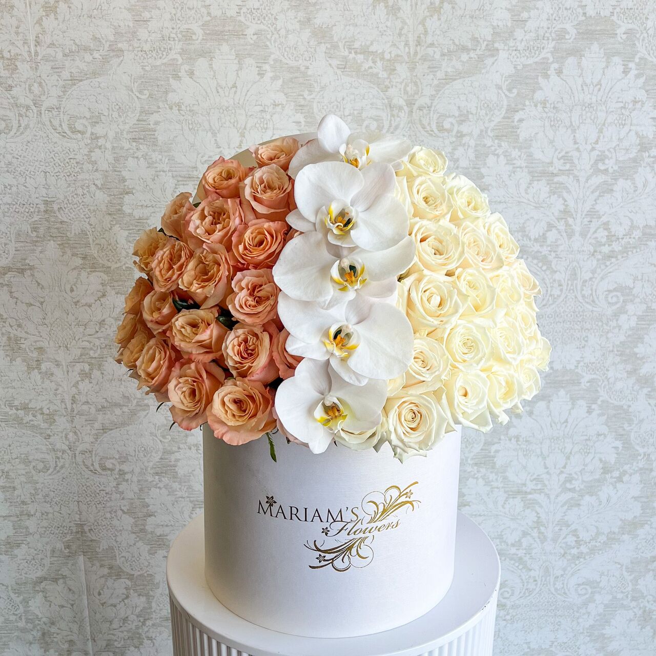 New York, Farm & Garden, USD 200,  Box & Vase Flower Arrangements In USA | Same-Day Online Flower Delivery In Van Nuys &ndash; Mari