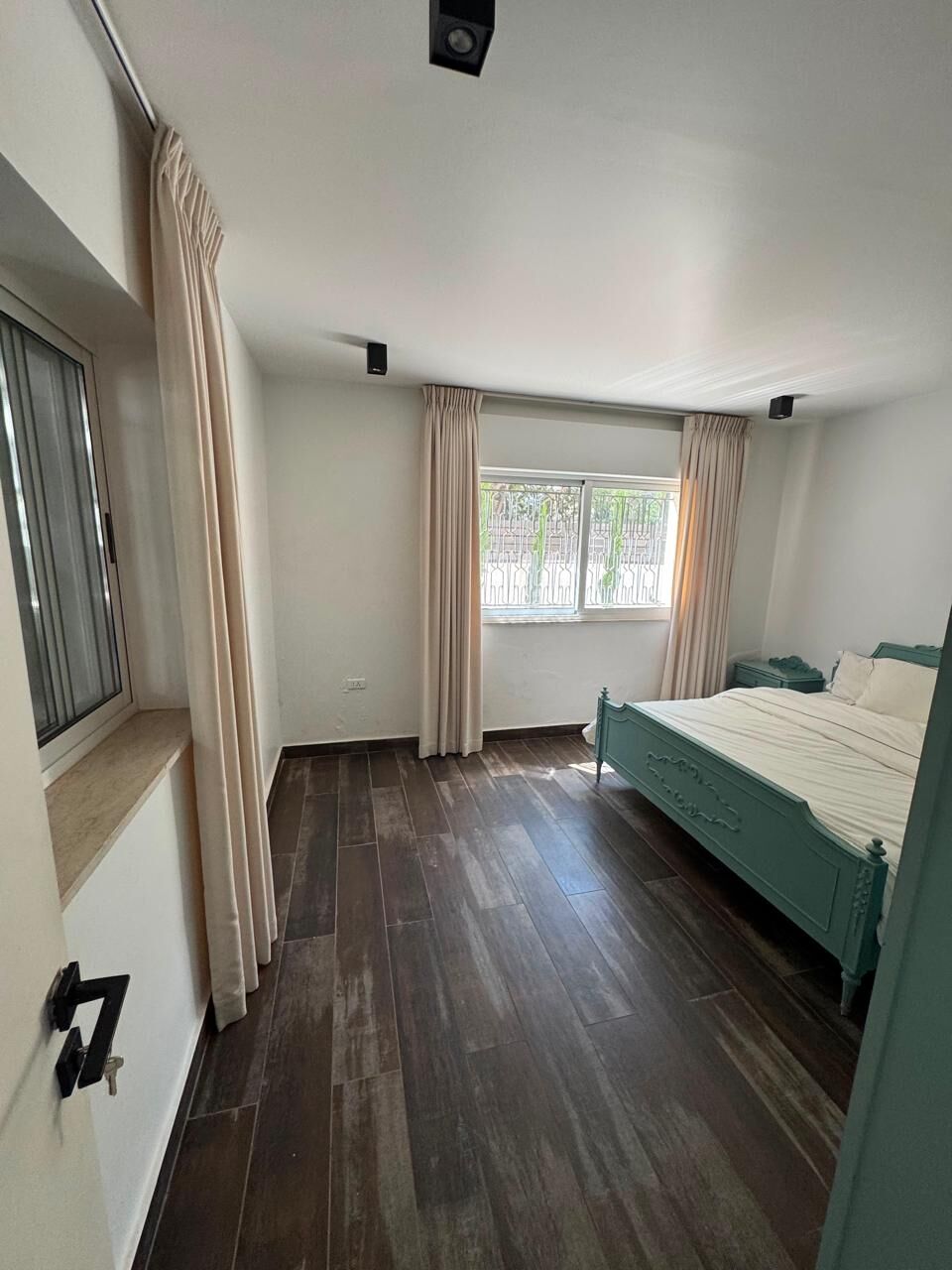 Amman, Apartments, Flats, Houses & Villas, JOD 7800/year,  Furnished,  1 BR,  Ground Fully Furinshed One Bedroom Apartment With Garden In 2nd Circle 00962777688956