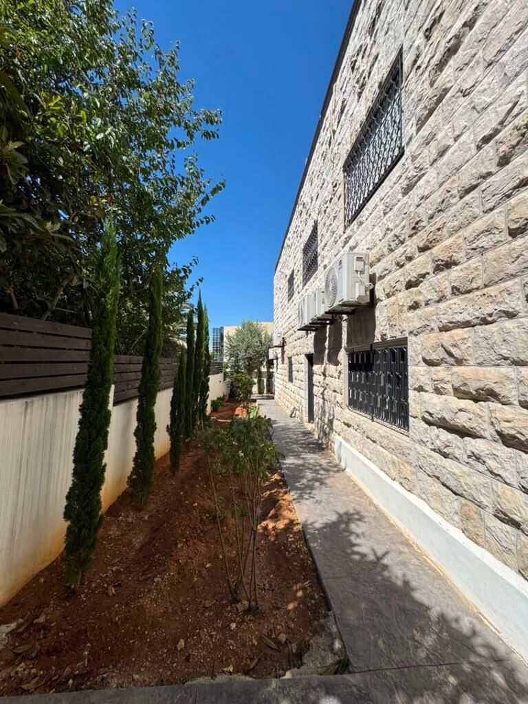 Amman, Apartments, Flats, Houses & Villas, JOD 7800/year,  Furnished,  1 BR,  Ground Fully Furinshed One Bedroom Apartment With Garden In 2nd Circle 00962777688956