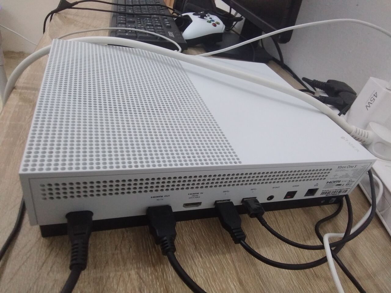 Riyadh, Video Games, SAR 1150,  XBox One S 1TB Console With Free FORZA Horizon 4, Controller, Monitor And Table