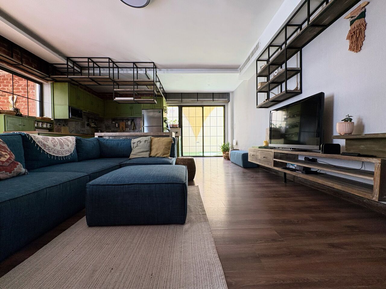 Amman, Apartments, Flats, Houses & Villas, JOD 12000/year,  Furnished,  2 BR,  Ground Fully Furinshed 2B Apartment With Garden In 6 Circle