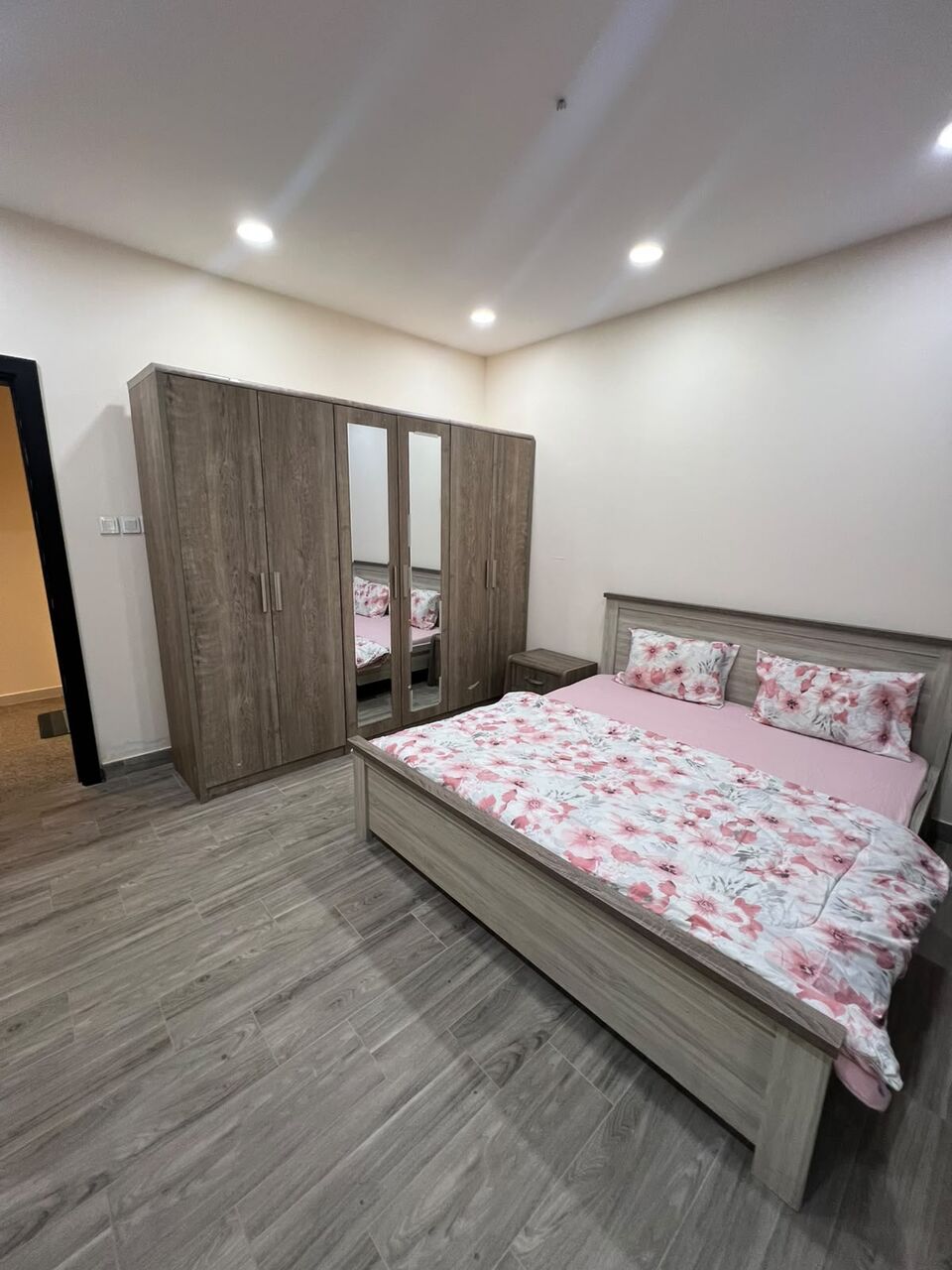 Manama, Apartments, Flats, Houses & Villas, BHD 280/month,  Furnished,  1 BR,  25 Sq. Meter,  Fully Furnished Flat For Rent