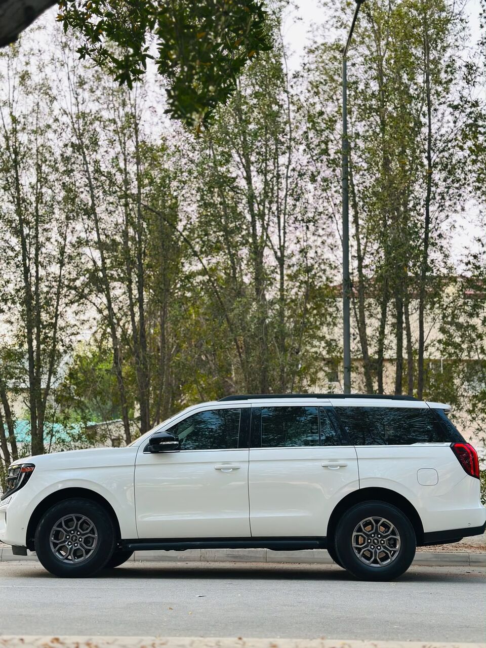 Segaya, Vehicles, Cars & Trucks , BHD 24950,  Ford Expedition,  2025,  Automatic,  17000 KM,    MODEL FULLY AGENT MAINTAINED FULL OPTION 7 SEATER SUV 35400768