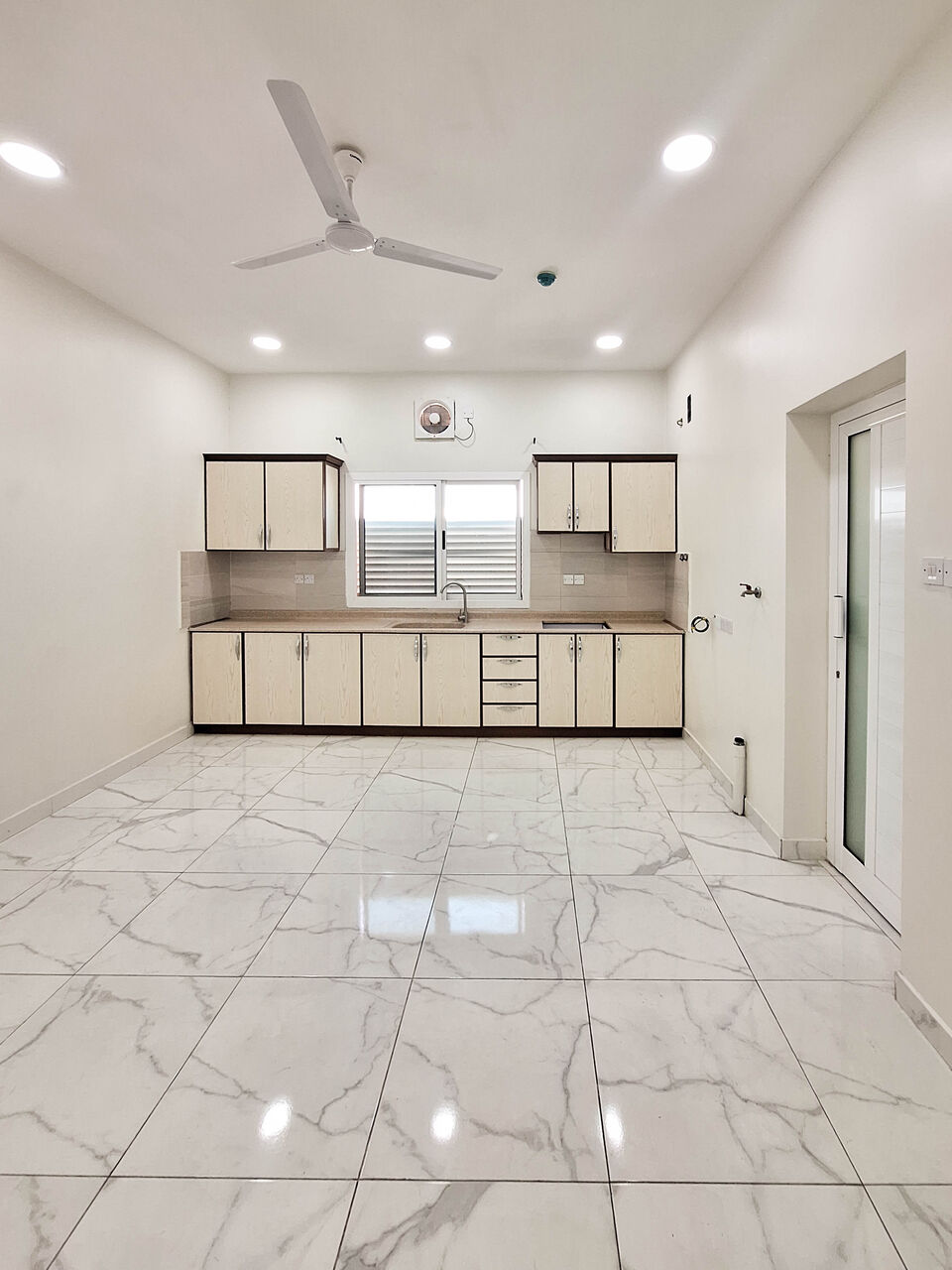 Sanabis, Apartments, Flats, Houses & Villas, BHD 180/month,  1 BR,  For Rent An Apartment In Sanabis Area Inclusive EWA