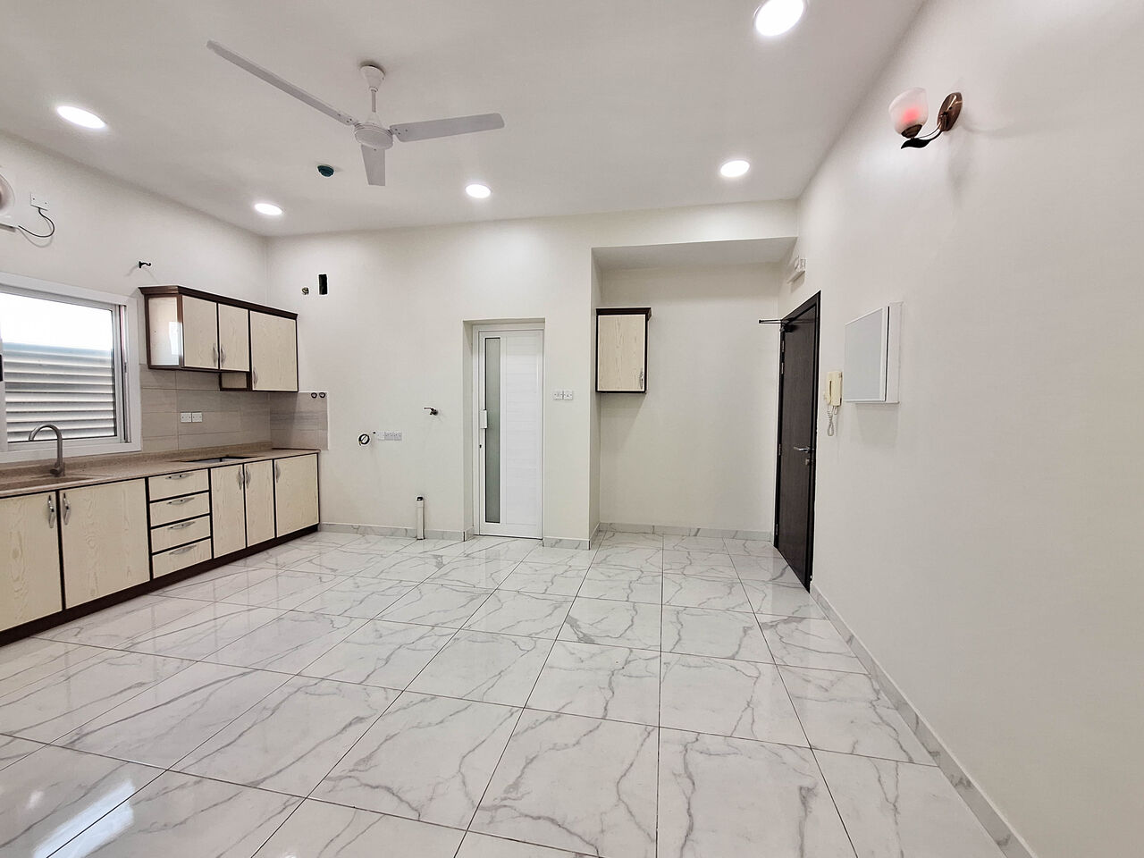 Sanabis, Apartments, Flats, Houses & Villas, BHD 180/month,  1 BR,  For Rent An Apartment In Sanabis Area Inclusive EWA