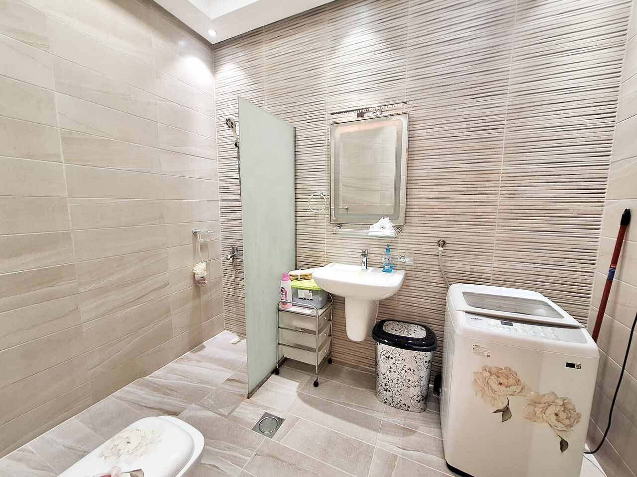 Al Seef, Apartments, Flats, Houses & Villas, BHD 250/month,  Furnished,  1 BR,  For Rent Fully Furnished  Apartment In Karbabad Area Including Ewa