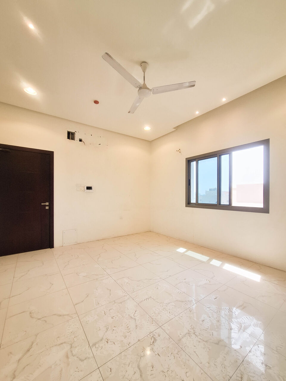 Jidhafs, Apartments, Flats, Houses & Villas, BHD 200/month,  1 BR,  For Rent A Semi Furnished Apartment In Jeblat Hebshi Area Close To Al Rawabi School And Is