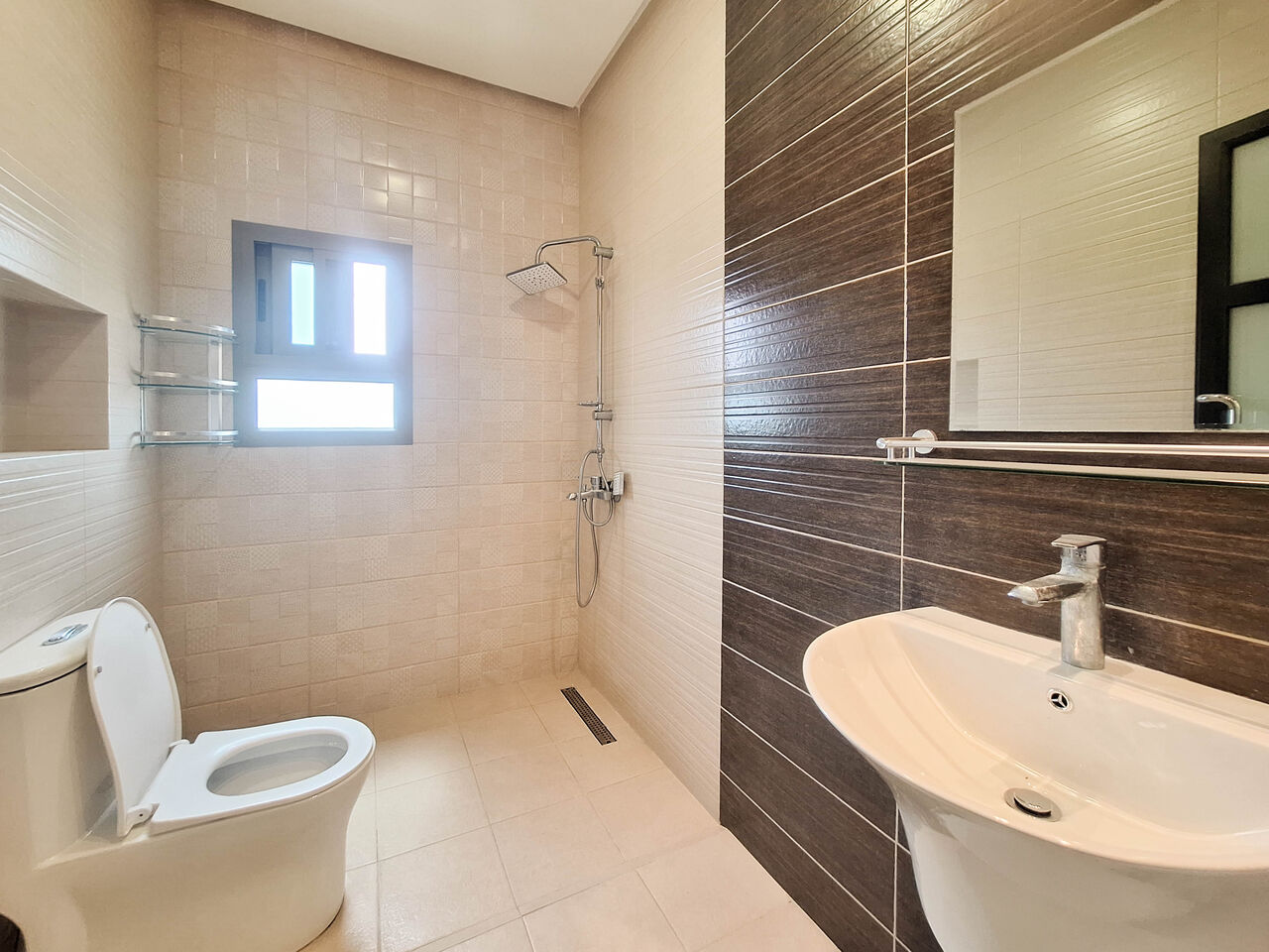 Jidhafs, Apartments, Flats, Houses & Villas, BHD 200/month,  1 BR,  For Rent A Semi Furnished Apartment In Jeblat Hebshi Area Close To Al Rawabi School And Is
