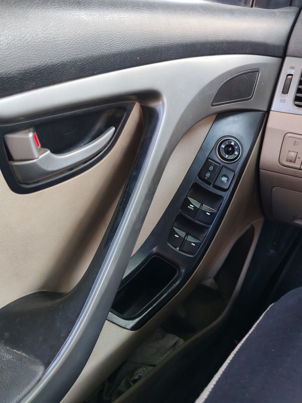 Riyadh, Vehicles, Cars & Trucks , SAR 20000,  Hyundai Elantra 2015,  2015,  Automatic,  345500 KM,