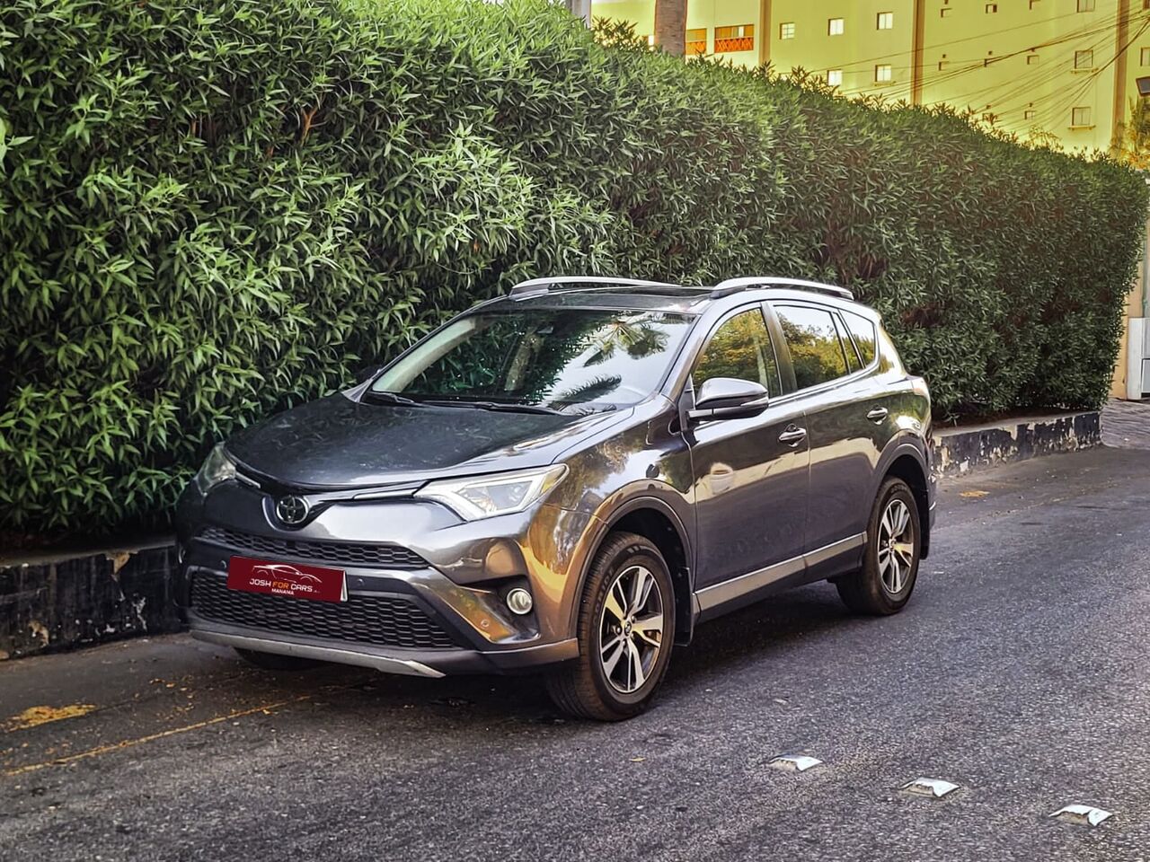 Muharraq, Vehicles, Cars & Trucks , BHD 1,  Toyota RAV4,  2017,  Automatic,  119000 KM,