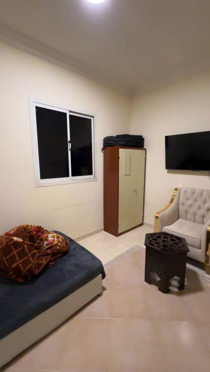 Al Malaz, Rooms for Rent, SAR 1300/month,  Furnished,  Room For Executive Bachelor Al Malaz Farazdaq Street Near Moon Light Restaurantal