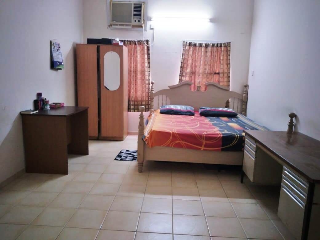 Manama, Rooms for Rent, BHD 120/month,  Spacious Big Room For Couples OR Executive Batchelor