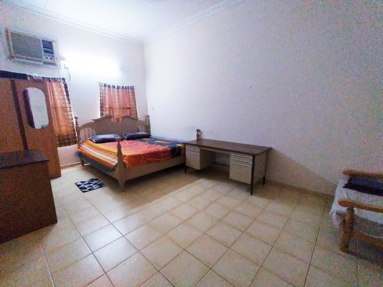 Manama, Rooms for Rent, BHD 120/month,  Spacious Big Room For Couples OR Executive Batchelor