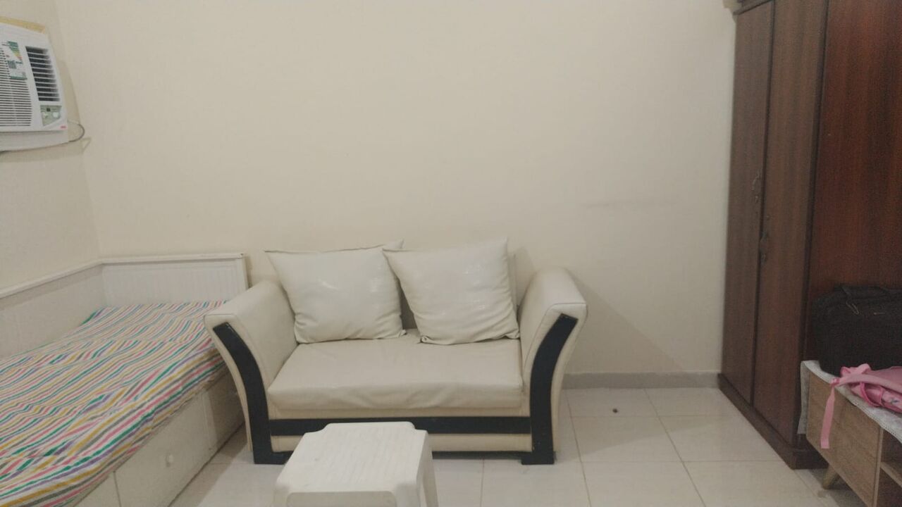 Al Aziziyah, Rooms for Rent, SAR 1100/month,  Furnished,  100 Sq. Feet,  Furnished Flat Minara Jeddah For Decent Bachelor