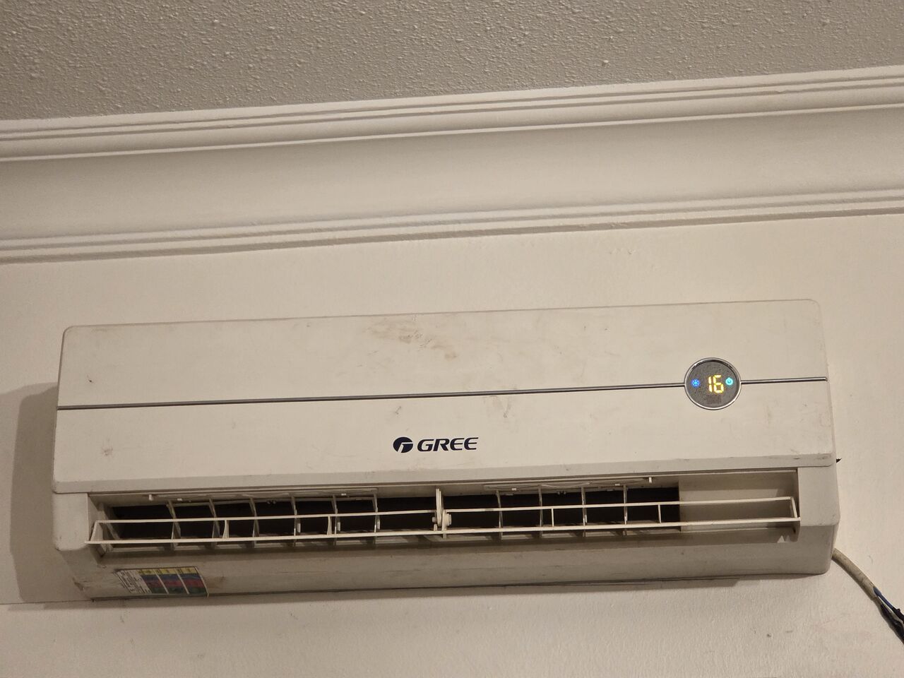 Riyadh, Air Conditioners, SAR 2000,  Two Split AC In Excellent Conditions For Sale