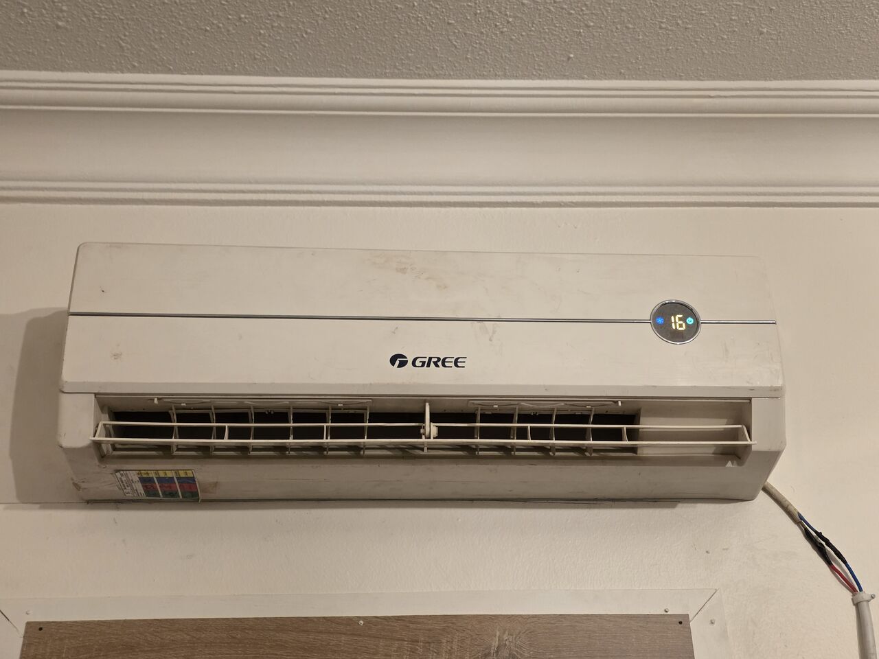 Riyadh, Air Conditioners, SAR 2000,  Two Split AC In Excellent Conditions For Sale