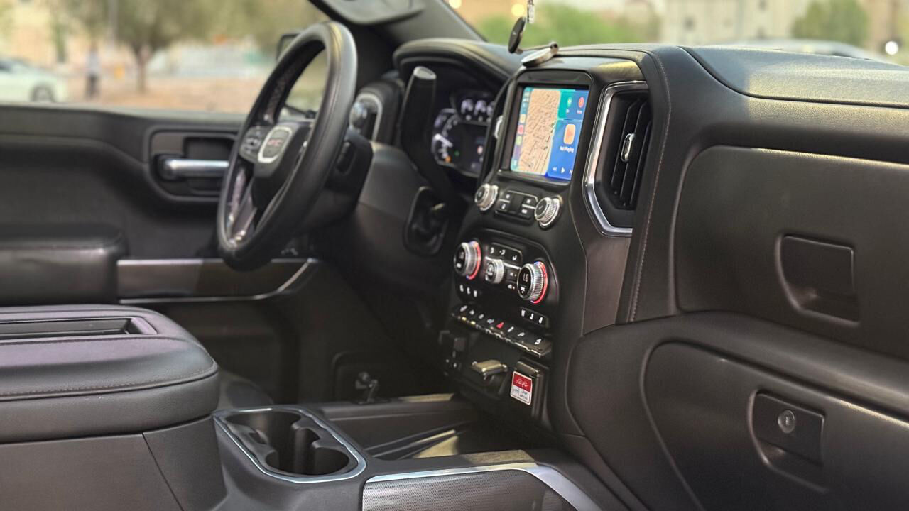 Riyadh, Vehicles, Cars & Trucks , SAR 134000,  Gmc Sierra,  2022,  Automatic,  155000 KM,   AT4  For Sale