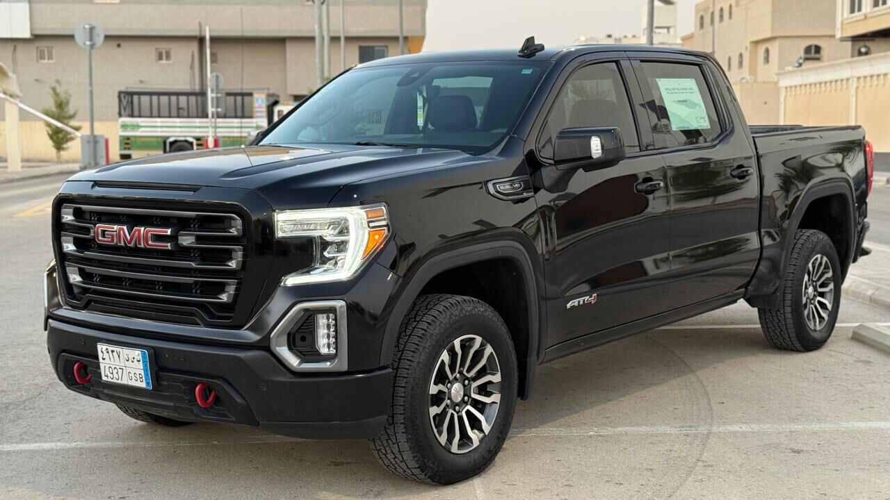 Riyadh, Vehicles, Cars & Trucks , SAR 134000,  Gmc Sierra,  2022,  Automatic,  155000 KM,   AT4  For Sale