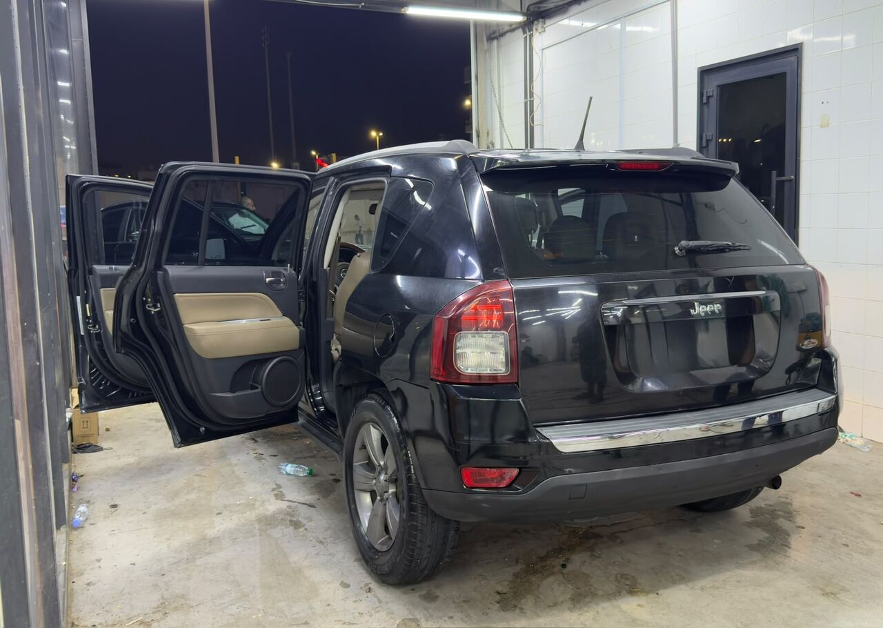 Jeddah, Vehicles, Cars & Trucks , SAR 25000,  Jeep Compass,  2016,  Automatic,  190000 KM,