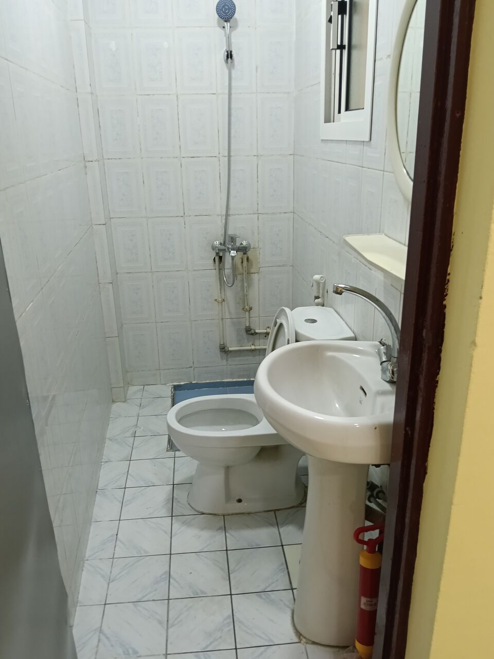 Gudaibiya, Apartments, Flats, Houses & Villas, BHD 160/month,  2 BR,  2 Bedroom Unfurnished Flat For Rent Without Ewa