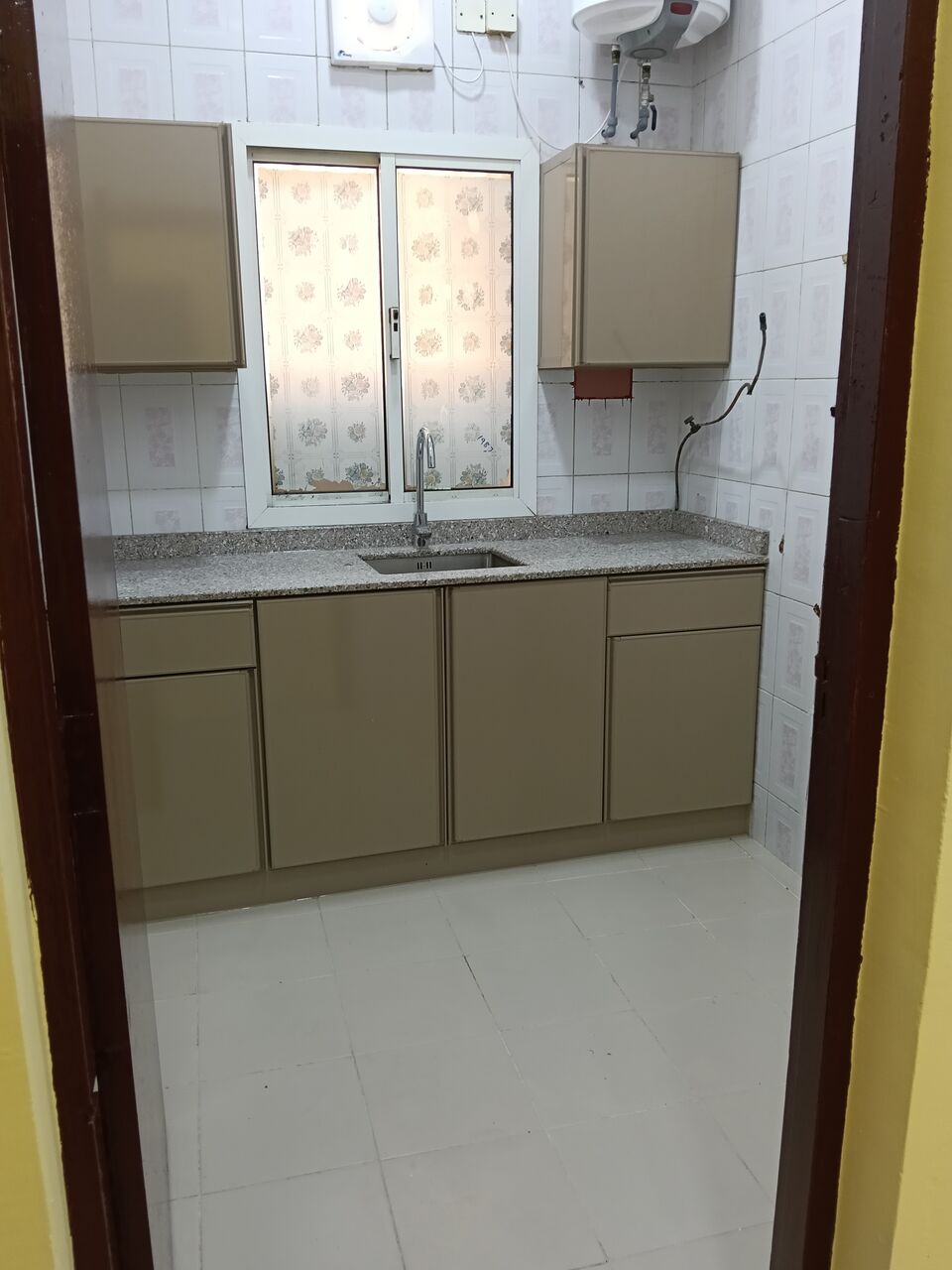 Gudaibiya, Apartments, Flats, Houses & Villas, BHD 160/month,  2 BR,  2 Bedroom Unfurnished Flat For Rent Without Ewa