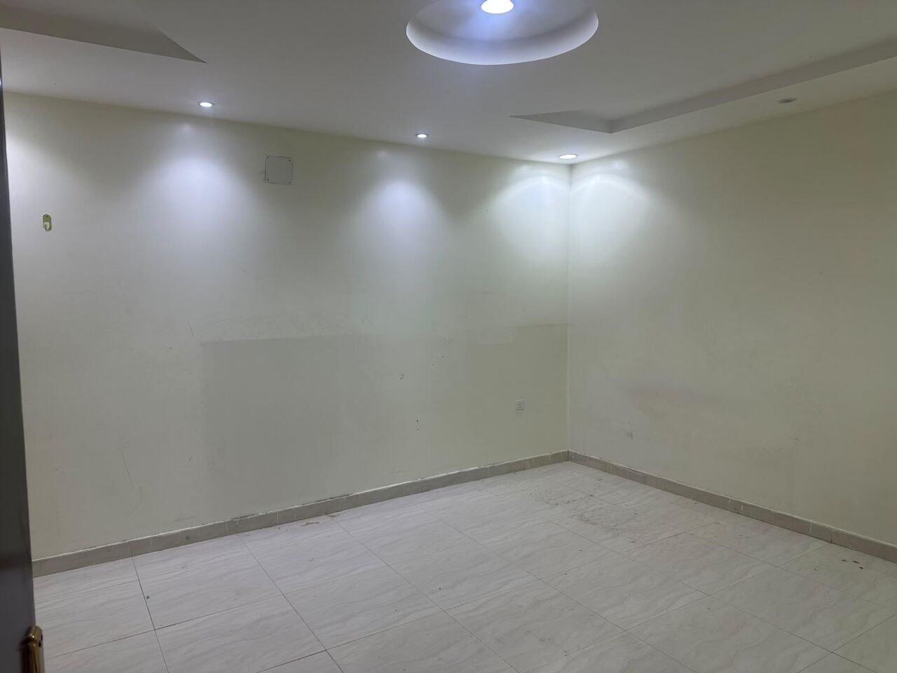 Al Jazirah, Apartments, Flats, Houses & Villas, SAR 40000/year,  4 BR,  Family Apartment With First Floor Large House 3 Beadrooms Kitchen AC Installed