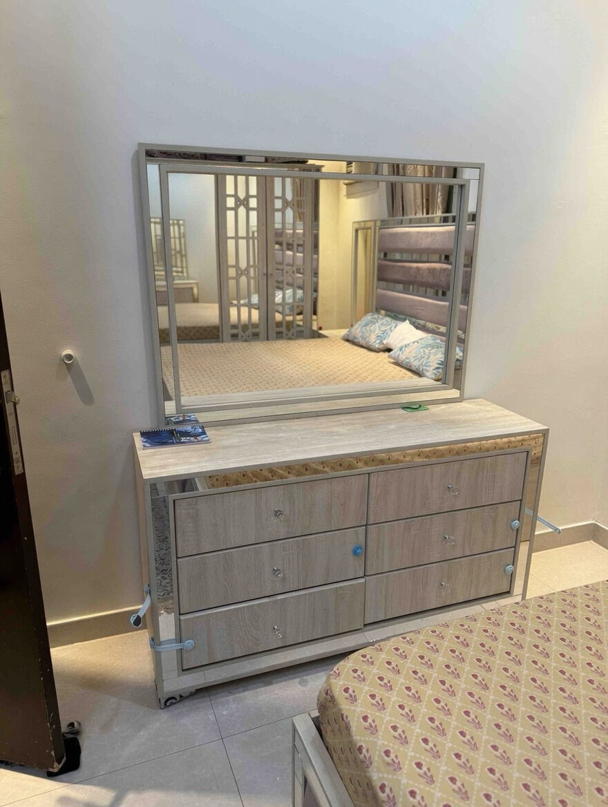 Riyadh, Furniture, SAR 2400,  Modern King Bedroom Set &ndash; Bed, Wardrobe, Dresser & Nightstands &ndash; Excellent Condition