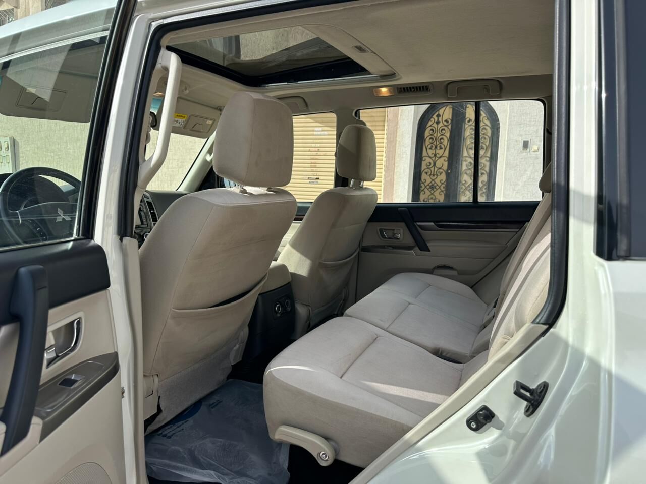 Riyadh, Vehicles, Cars & Trucks , SAR 80000,  Mitsubishi Pajero GLS,  2022,  Automatic,  60000 KM,    With Sunroof N 4WD Option Family Exit Sales