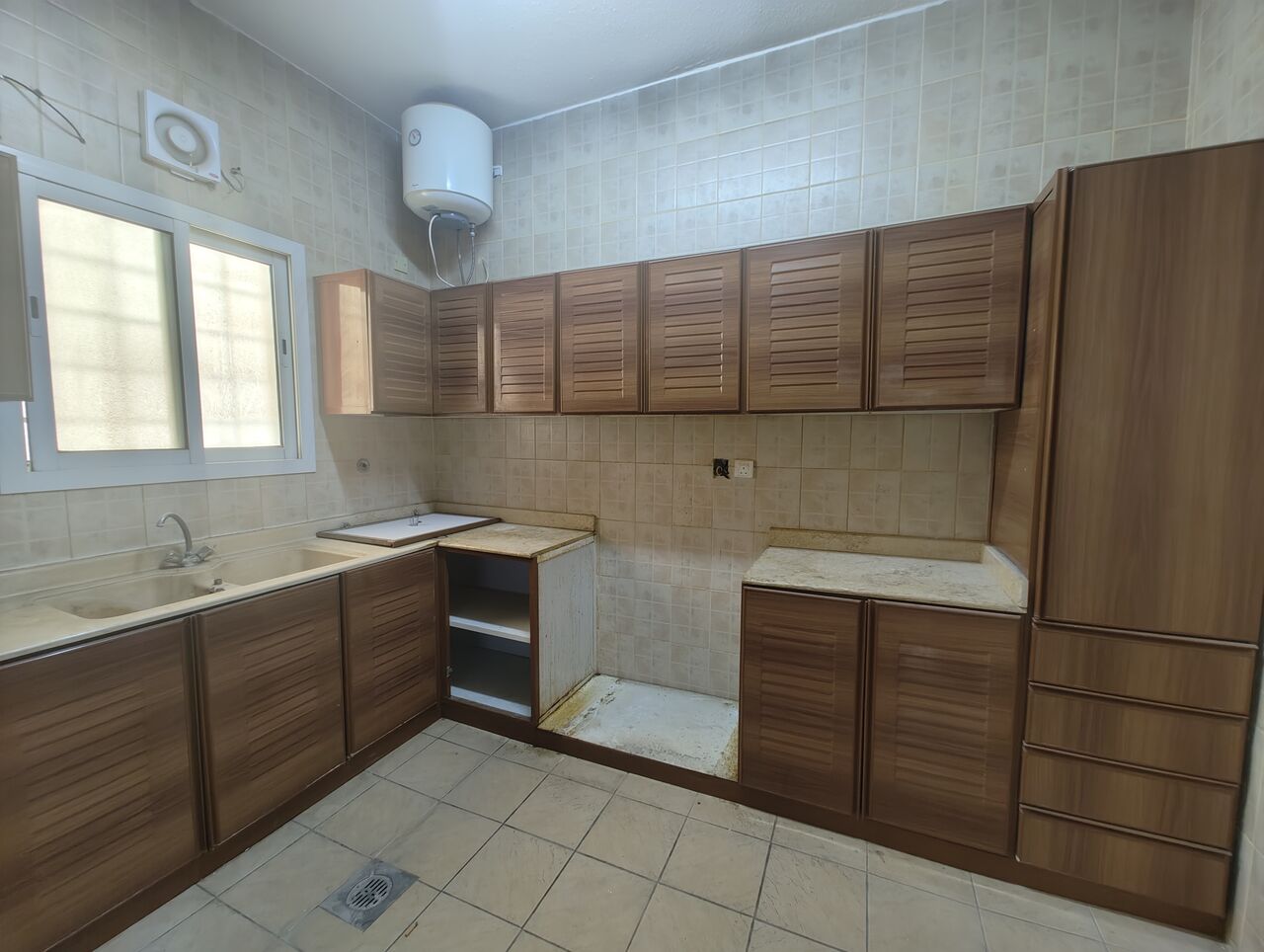 Al Malaz, Apartments, Flats, Houses & Villas, SAR 50000/year,  3 BR,  3BHK Family Apartment Available In Al Malaz Near Al Alia School
