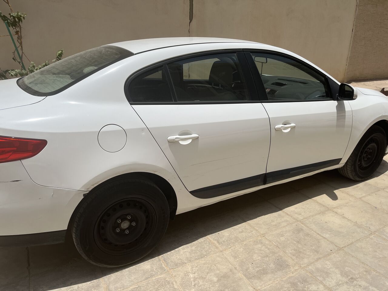 Riyadh, Vehicles, Cars & Trucks , SAR 18000,  Renault Fluence,  2015,  Automatic,  253000 KM,  Works