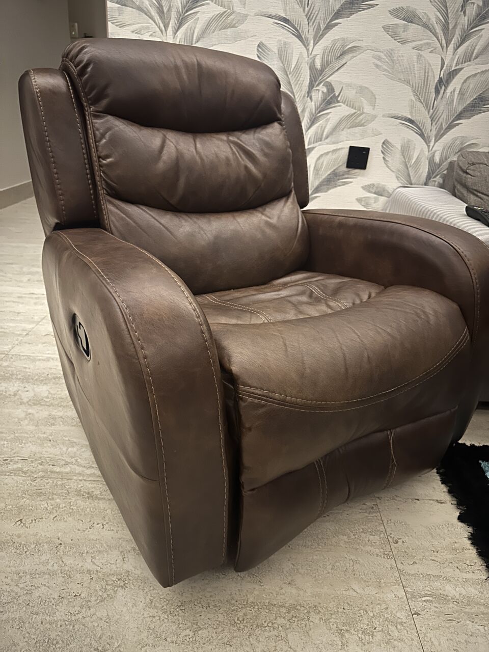 Dammam, Furniture, SAR 800,  Recliner Chair
