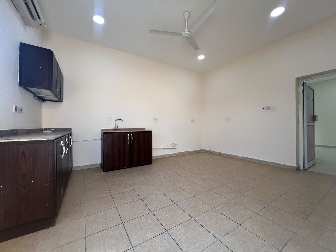 Tubli, Apartments, Flats, Houses & Villas, BHD 150/year,  1 BR,  SPACIOUS SEMIFURNISHED OPEN KITCHEN 1BEDROOM FOR RENT IN ROOF LIFT ACCESS AVAILABLE