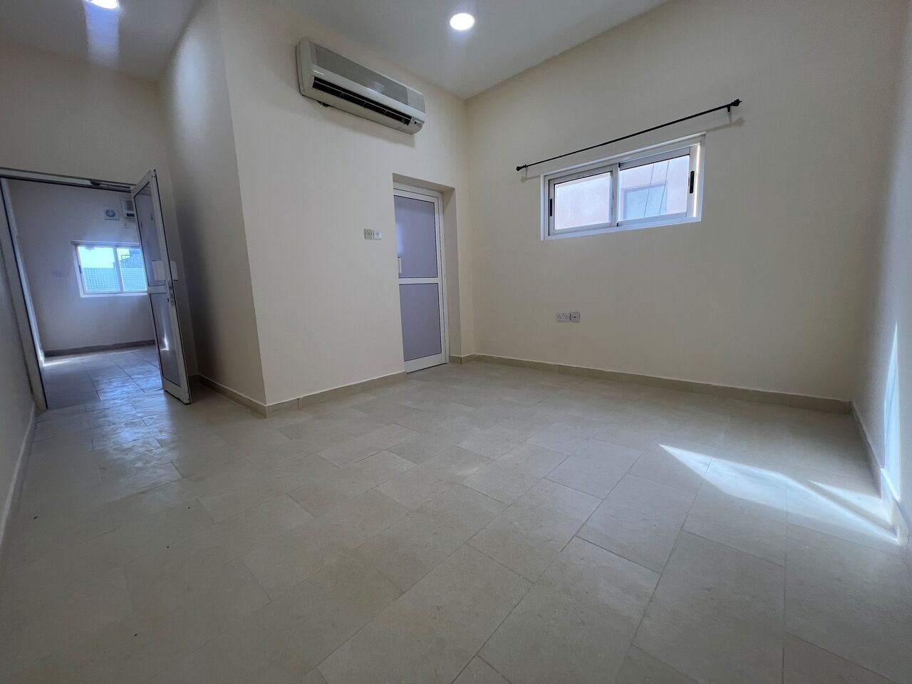 Tubli, Apartments, Flats, Houses & Villas, BHD 150/year,  1 BR,  SPACIOUS SEMIFURNISHED OPEN KITCHEN 1BEDROOM FOR RENT IN ROOF LIFT ACCESS AVAILABLE