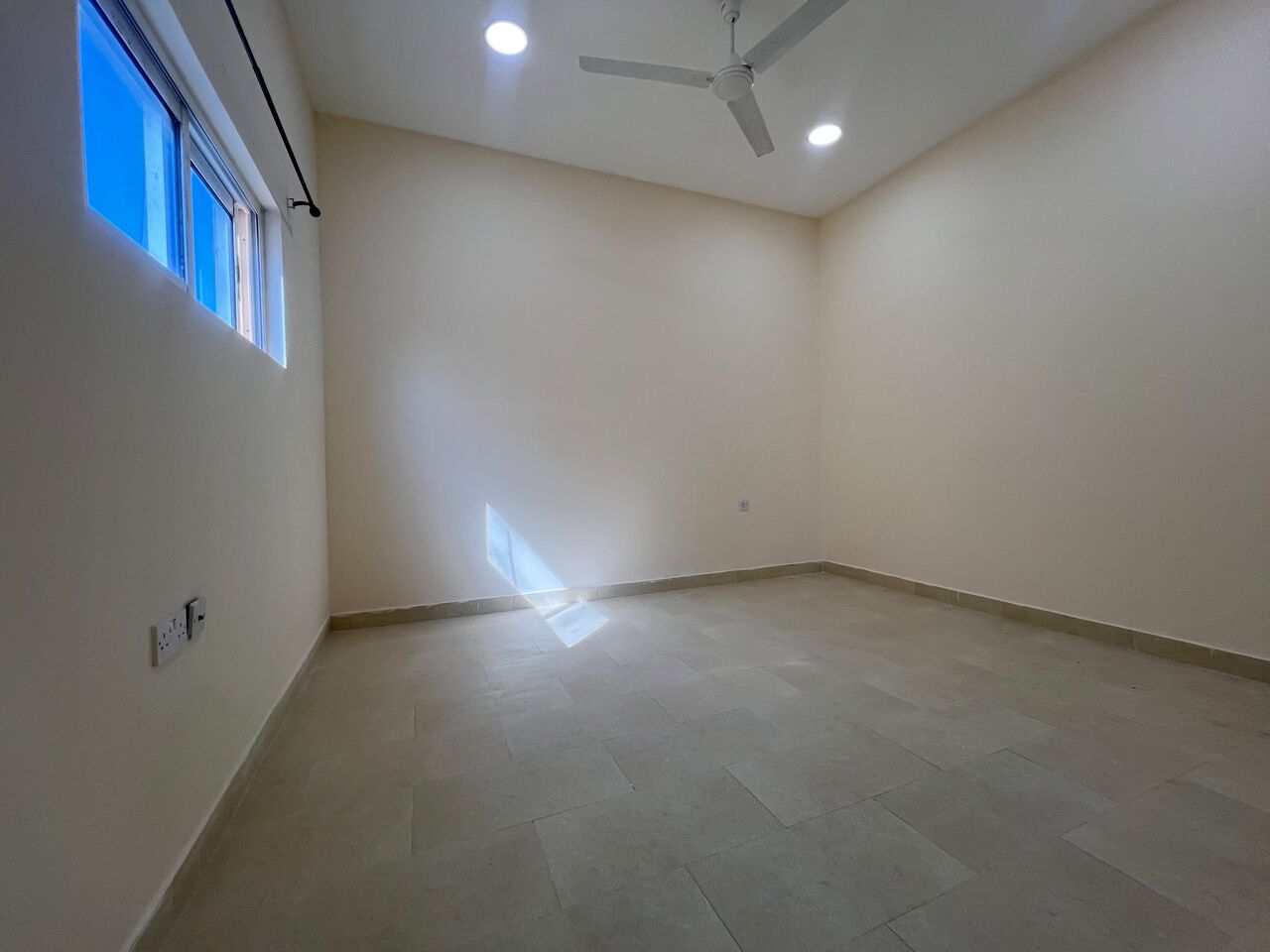 Tubli, Apartments, Flats, Houses & Villas, BHD 150/year,  1 BR,  SPACIOUS SEMIFURNISHED OPEN KITCHEN 1BEDROOM FOR RENT IN ROOF LIFT ACCESS AVAILABLE