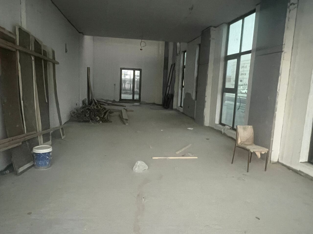 Galali, Shops, BHD 2300,  Showroom For Rent In Galali &ndash; Prime Highway Location With Mezzanine