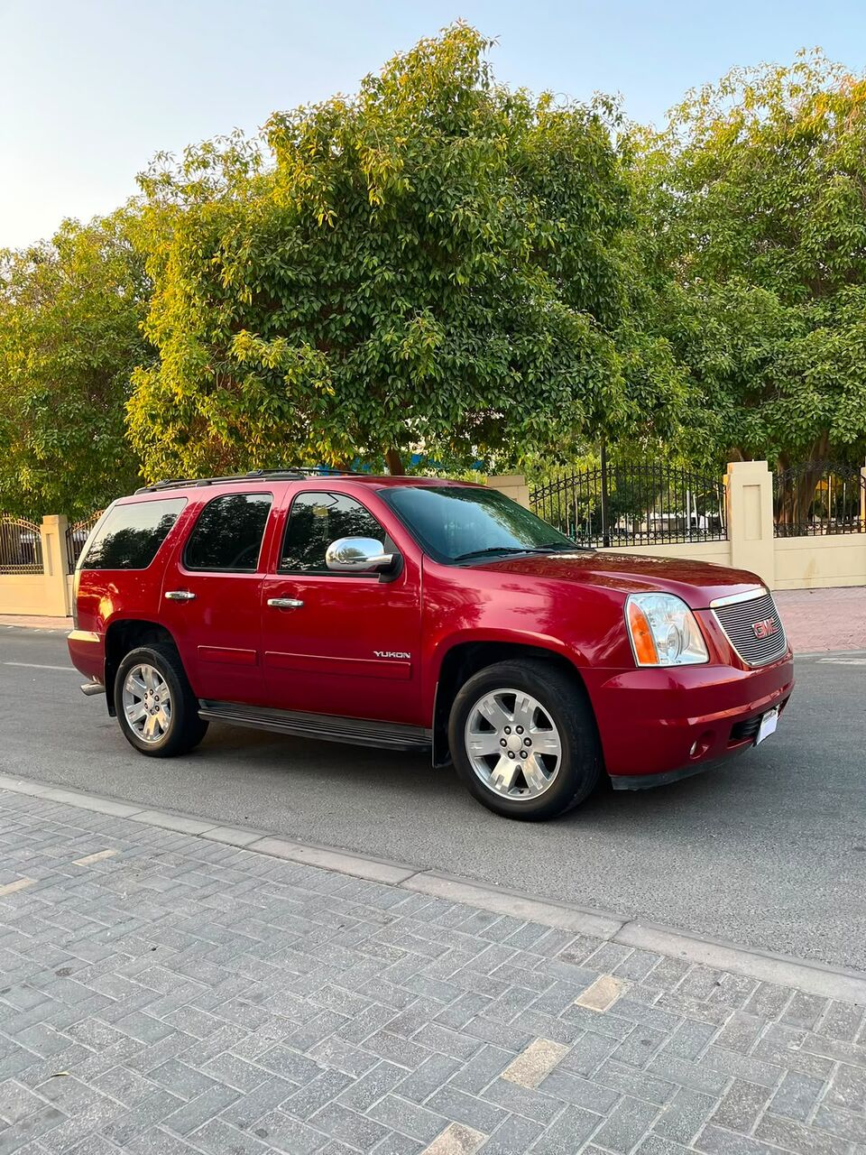 Riffa, Vehicles, Cars & Trucks , BHD 4900,  GMC Yukon Model: 2012,  2012,  Automatic,  156000 KM,  GMC Yukon