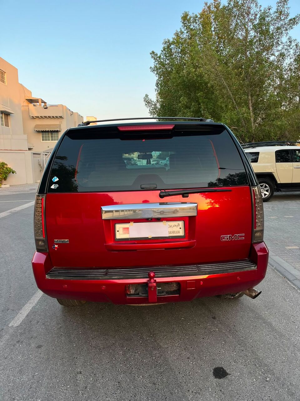 Riffa, Vehicles, Cars & Trucks , BHD 4900,  GMC Yukon Model: 2012,  2012,  Automatic,  156000 KM,  GMC Yukon