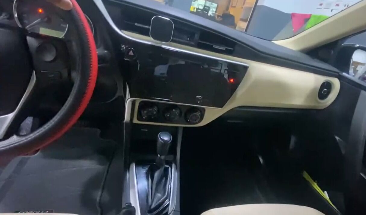 East Riffa, Vehicles, Cars & Trucks , BHD 4300,  Toyota Corolla 2.0 XLi,  2017,  Automatic,  190000 KM,  4300BHD - Toyota Corolla  - 2.0XLi - First Owner