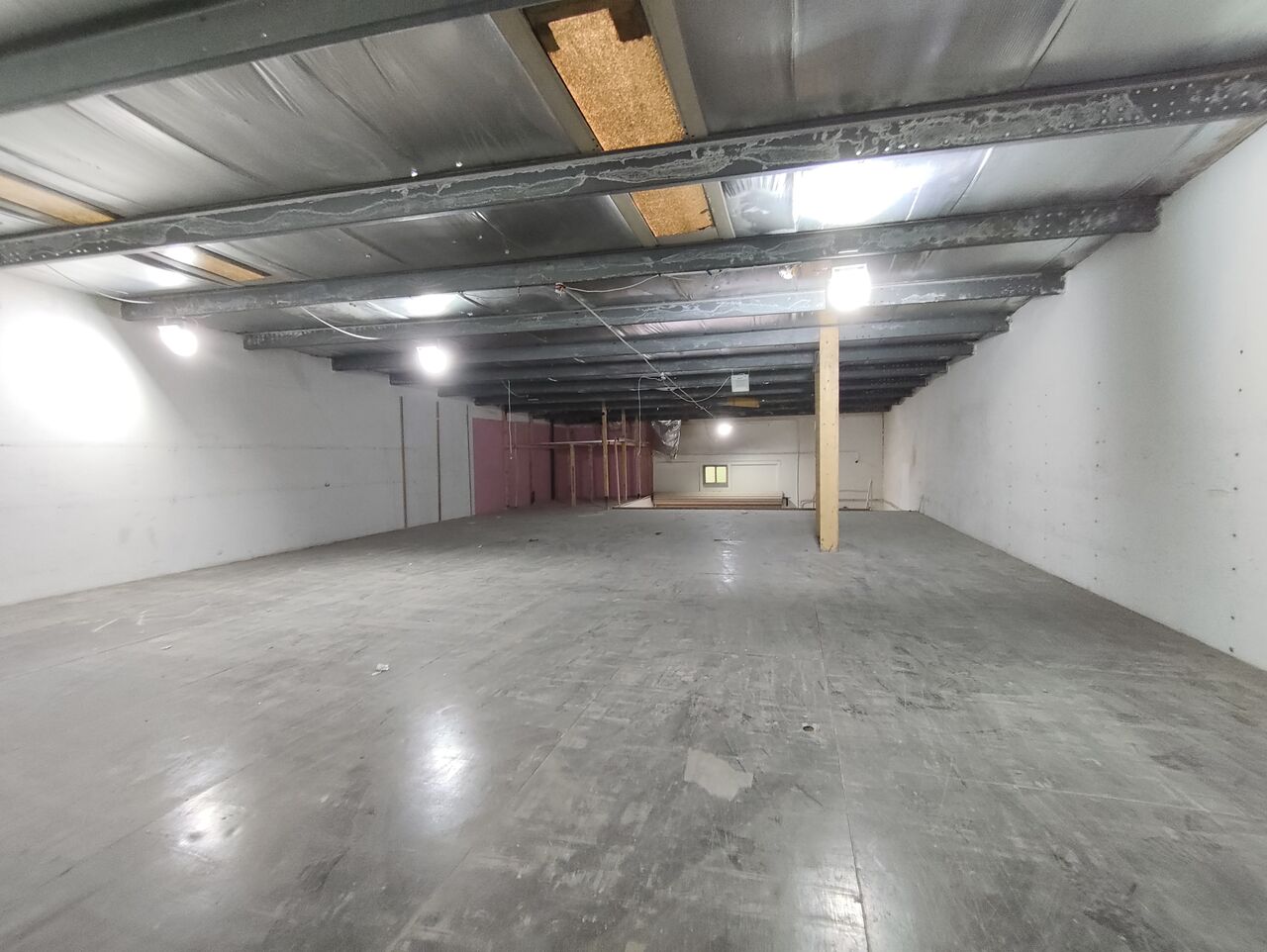 Tubli, Warehouses, BHD 450,  400 Sq. Meter,  Tubli:- Store/Warehouse On Rent Without Address,40sq Mtrs..