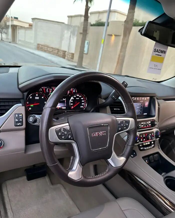 Riyadh, Vehicles, Cars & Trucks , SAR 140000,  GMC YUKON SLT,  2017,  Automatic,  71000 KM,  FULL OPTION