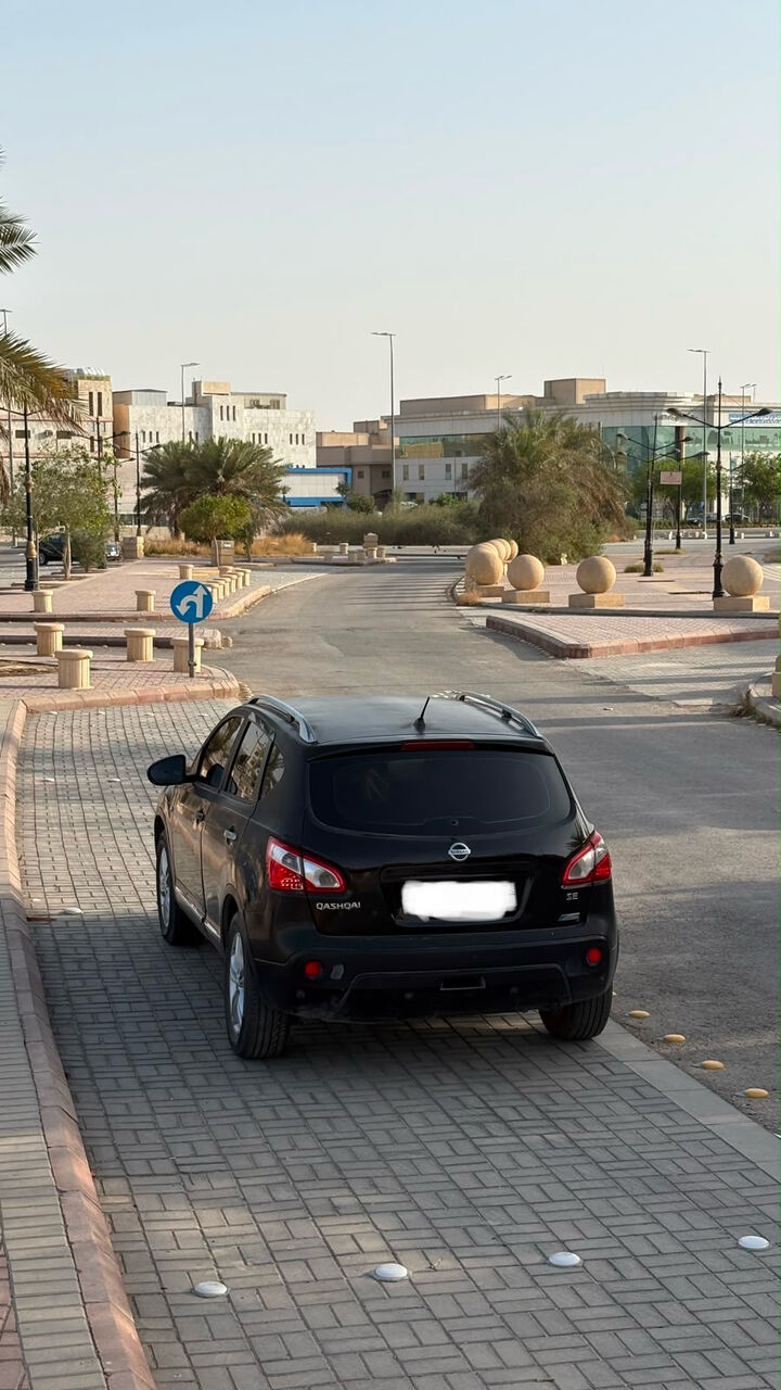 Al Malaz, Vehicles, Cars & Trucks , SAR 17500,  Nissan Qashqai,  2014,  Automatic,  360000 KM,