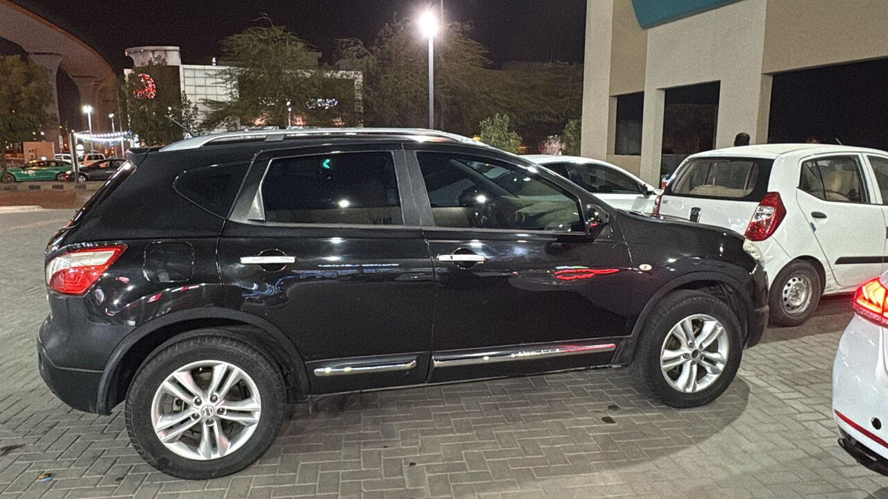 Al Malaz, Vehicles, Cars & Trucks , SAR 17500,  Nissan Qashqai,  2014,  Automatic,  360000 KM,