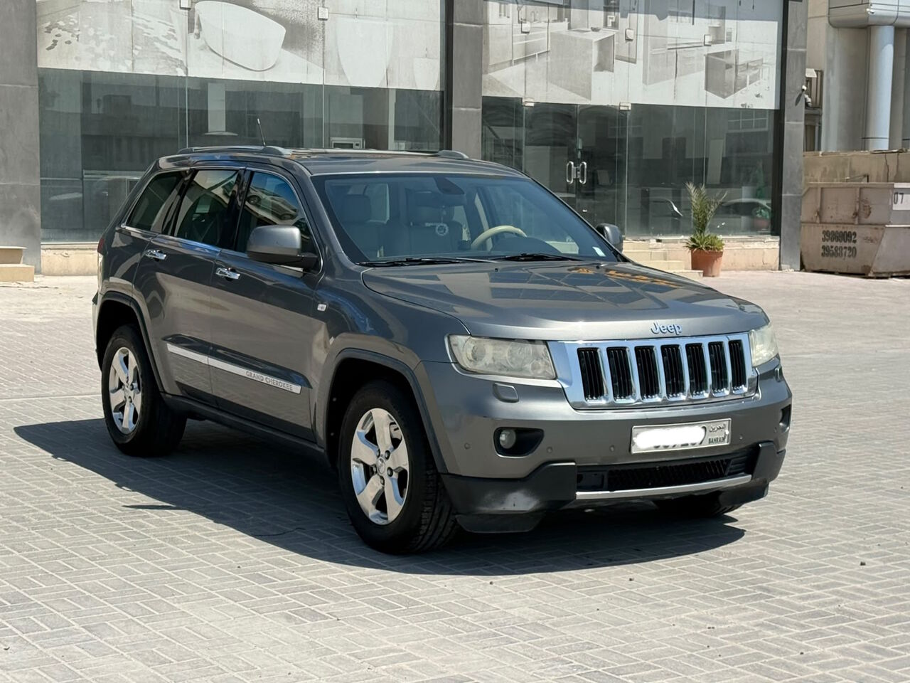 Manama, Vehicles, Cars & Trucks , BHD 2200,  Jeep Grand Cherokee LTD,  2012,  Automatic,  172450 KM,    (Grey)